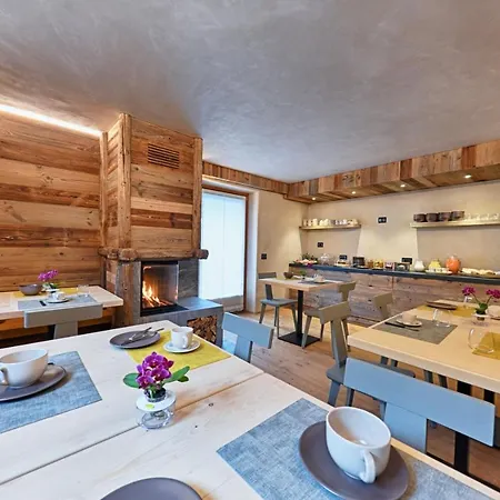 Chrys Bed & Breakfast 3*
